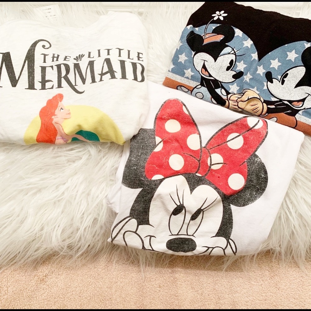 Disney 3 T-shirts size M,L,S bundle 🎀